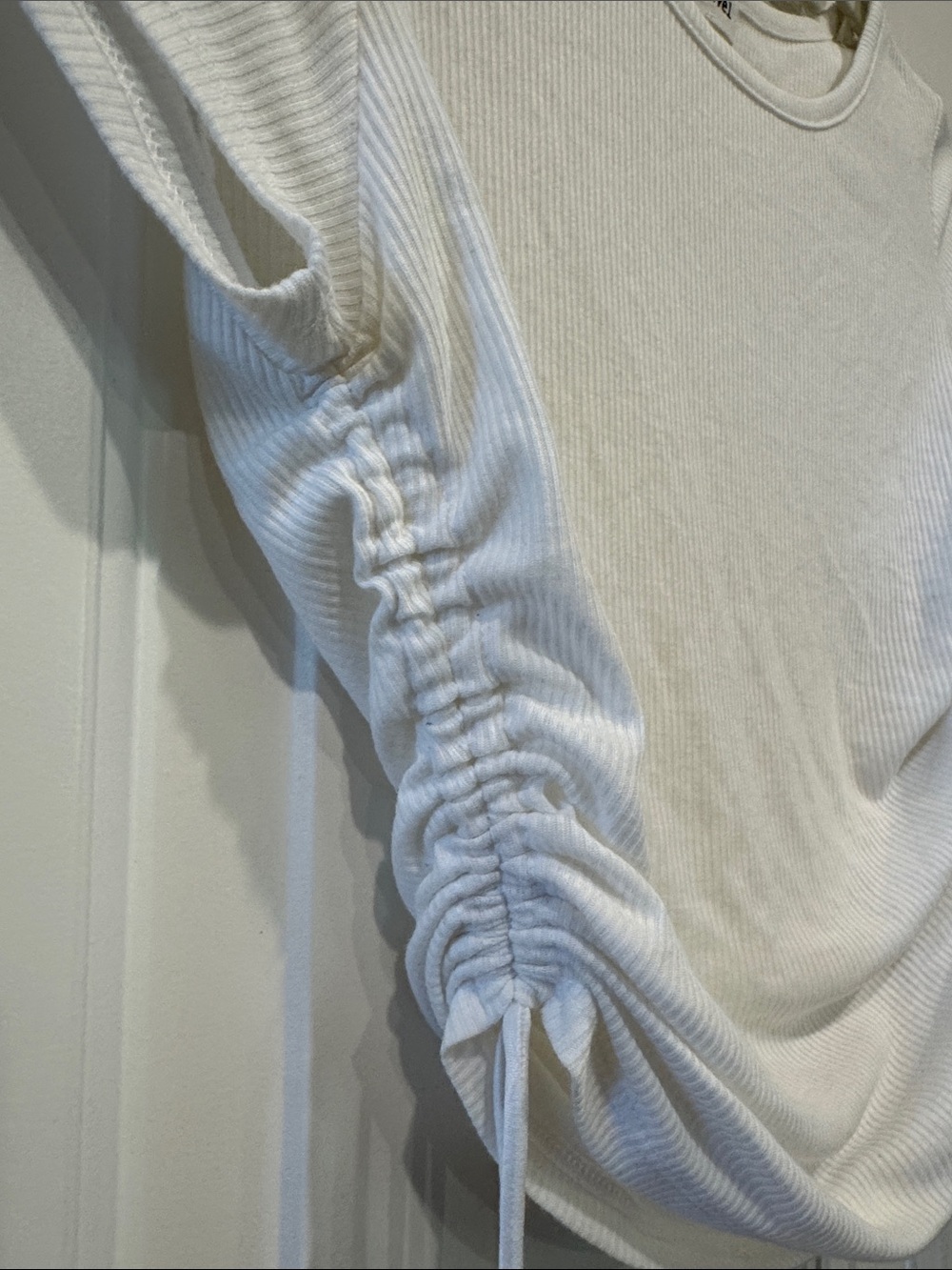Cropped top - Picture 3 of 5